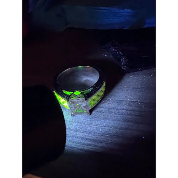 Pink and white CZ rhodium over sterling silver ring size 9 - Picture 10 of 10